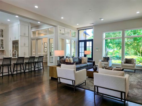 19 Acorn Cluster Ct, The Woodlands, TX, 77381-4839 | Card Image