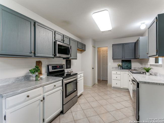 1021 Grey Feather, House other with 4 bedrooms, 3 bathrooms and null parking in Schertz TX | Image 6