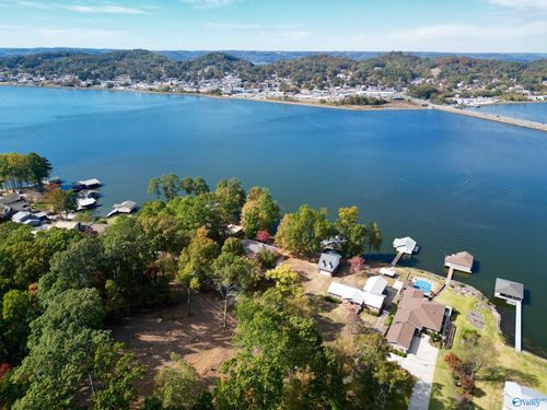 1605 Wyeth Dr, Guntersville, AL, 35976-2329 | Card Image