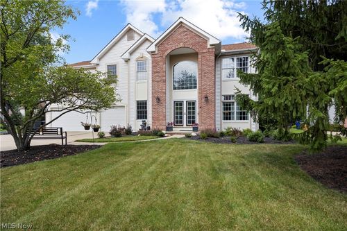 21766 Woodfield Trl, Strongsville, OH, 44149-9202 | Card Image