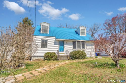 1 King Ct, Enfield, CT, 06082-6032 | Card Image