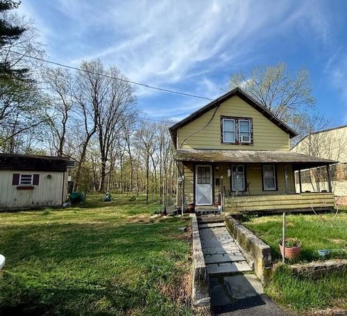 15 Grove St, Montgomery, NY, 12549-2415 | Card Image