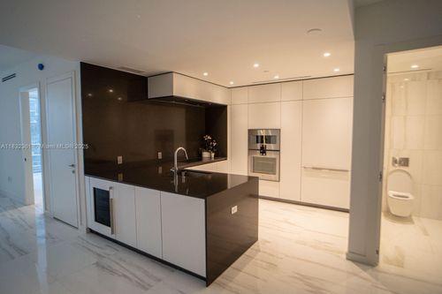 apt-3009-300 Biscayne Boulevard Way, Miami, FL, 33131-2296 | Card Image