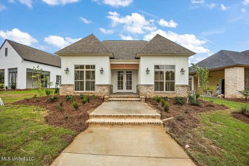 118 Water St, Madison, MS, 39110-6385 | Card Image