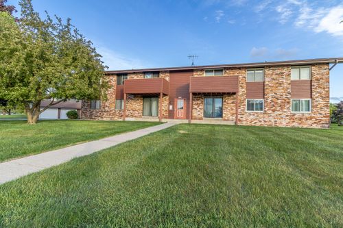 unit-102-10345 W Whitnall Edge Dr, Franklin, WI, 53132-1229 | Card Image