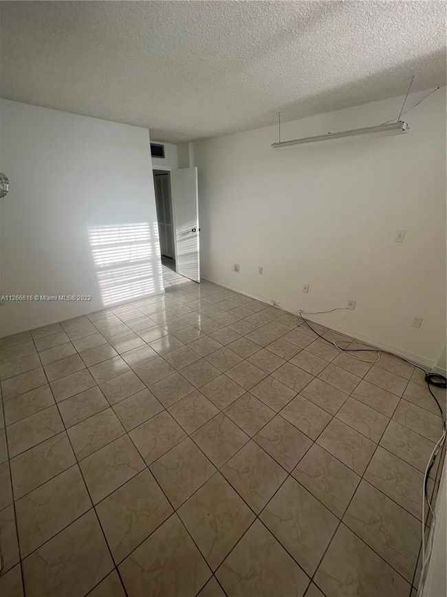 H - 14140 Sw 84 Th St, Condo with 2 bedrooms, 2 bathrooms and null parking in Kendall FL | Image 9