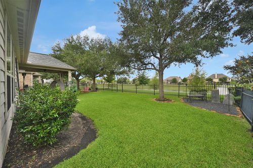 8227 Clover Leaf Dr, Rosenberg, TX, 77469-4864 | Card Image