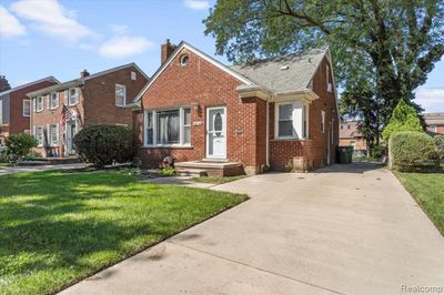 12782 Chestnut Street, Home with 3 bedrooms, 1 bathrooms and null parking in Southgate MI | Image 2