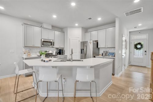 906 Park Bend Trl, Tega Cay, SC, 29708-8705 | Card Image