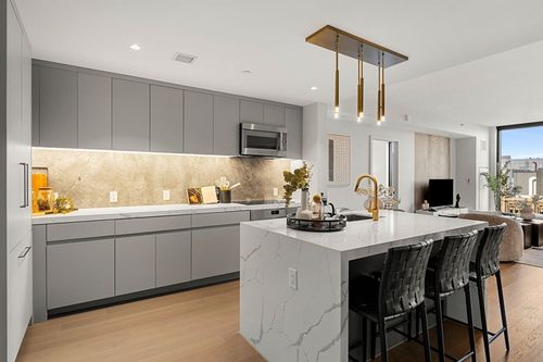 ph21c-55 Lagrange St, Boston, MA, 02116-4836 | Card Image