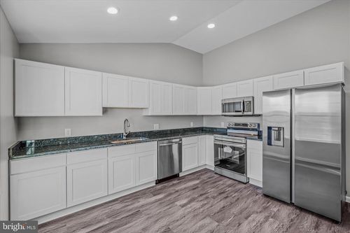 511 Berry St, MARTINSBURG, WV, 25401-1747 | Card Image