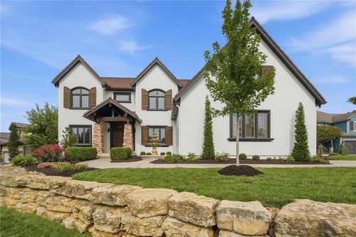 16199 Overbrook Ln, Stilwell, KS, 66085-8809 | Card Image