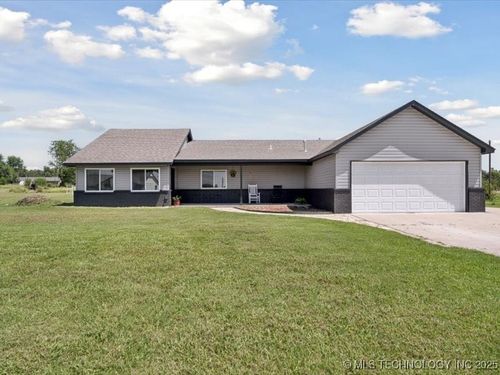 17065 Honeysuckle Ln, Claremore, OK, 74019-4292 | Card Image