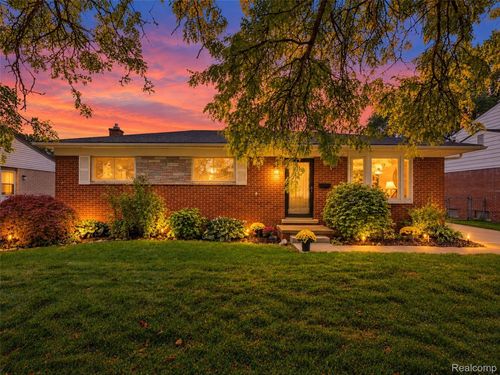2310 Camilla Dr, Troy, MI, 48083-2332 | Card Image