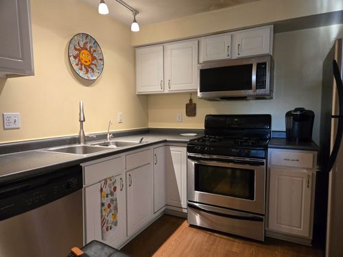 32-35 Collins Landing Rd, Weare, NH, 03281-4021 | Card Image