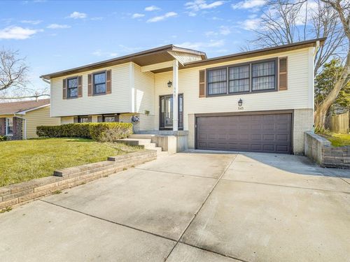 545 Andrew Ln, Lake Zurich, IL, 60047-2533 | Card Image