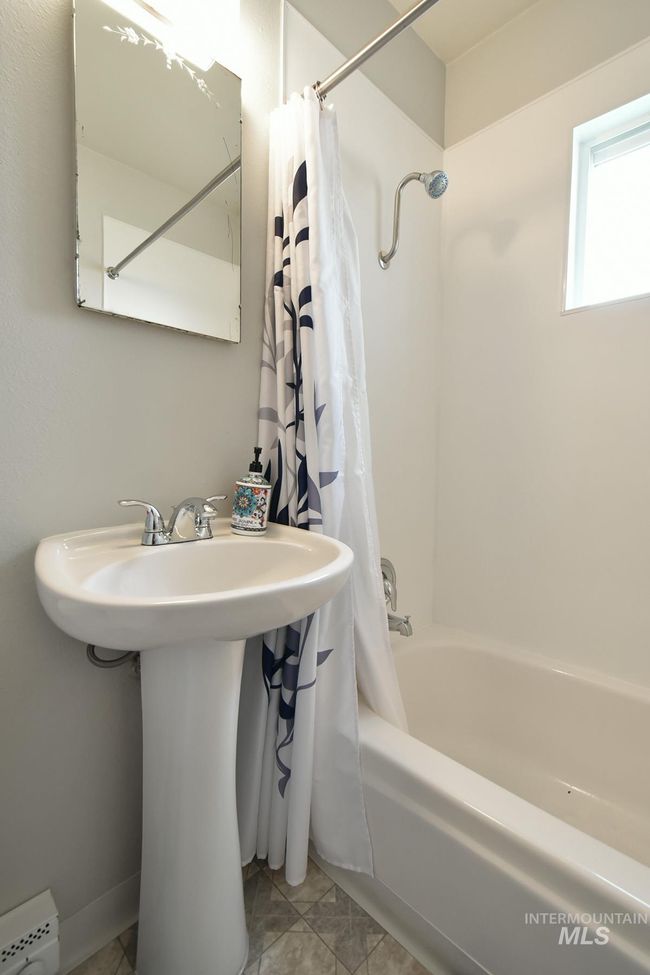 5513 Highway 95, Home with 6 bedrooms, 3 bathrooms and 6 parking in Potlatch ID | Image 16