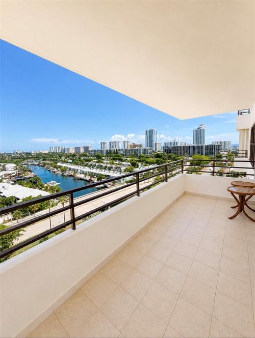 1207-2500 Parkview Dr, Hallandale Beach, FL, 33009-2885 | Card Image