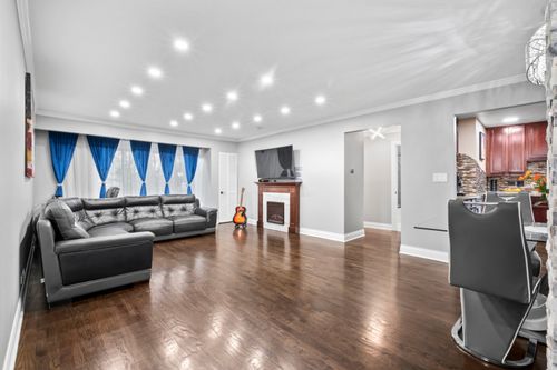 apt-216-5450 Astor Ln, Rolling Meadows, IL, 60008-4118 | Card Image