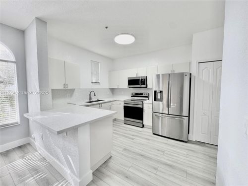 apt-101-120 Jacaranda Country Club Dr, Plantation, FL, 33324-2597 | Card Image