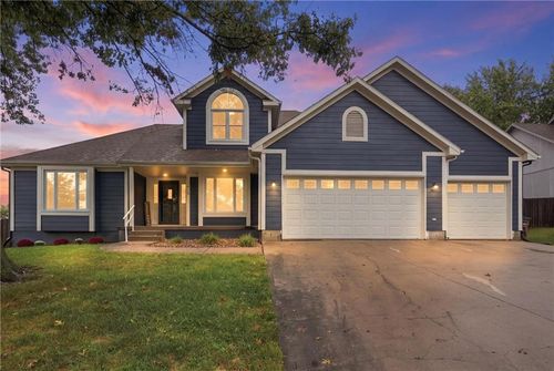 1516 Wrangler Way, Raymore, MO, 64083-8493 | Card Image