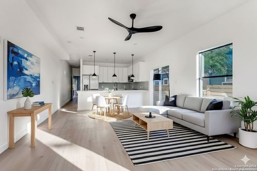 101-510 S Olive St, San Antonio, TX, 78203-1538 | Card Image