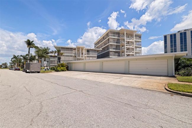 UNIT-6 - 1060 N Shore Dr Ne, Condo with 2 bedrooms, 2 bathrooms and null parking in ST PETERSBURG FL | Image 52