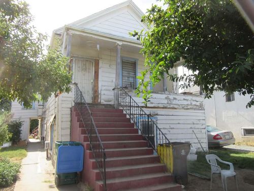 423 S Hunter St, Stockton, CA, 95203-3520 | Card Image