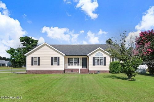 401 Kuwicki Rd, Pikeville, NC, 27863-8458 | Card Image