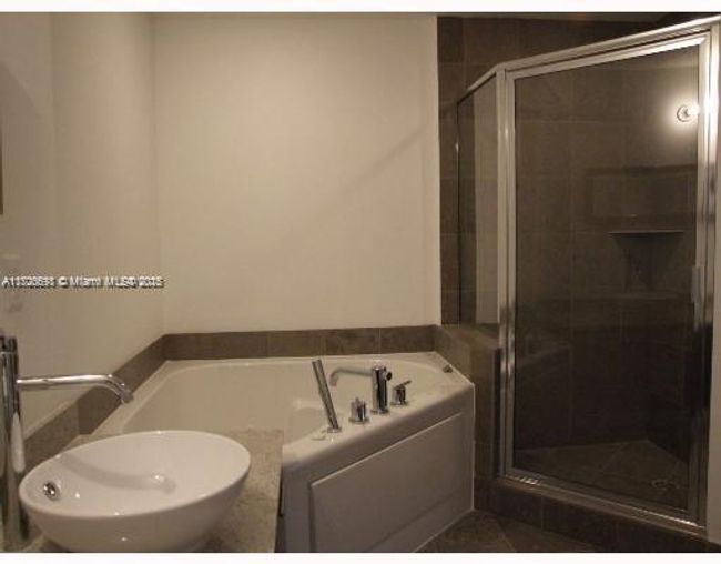 APT-301 - 3029 Ne 188 Th St, Condo with 3 bedrooms, 3 bathrooms and null parking in Aventura FL | Image 18