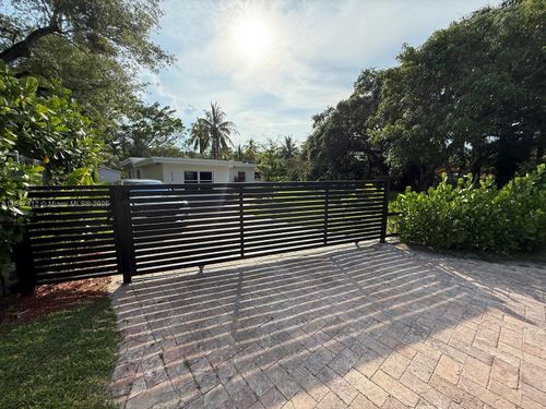 18358 Ne 23rd Ct, North Miami Beach, FL, 33160-2006 | Card Image