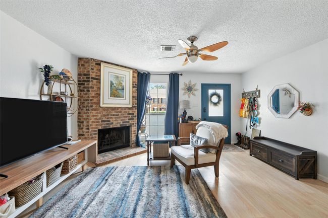 15 Abbey Rd, Townhouse with 2 bedrooms, 2 bathrooms and null parking in Euless TX | Image 4