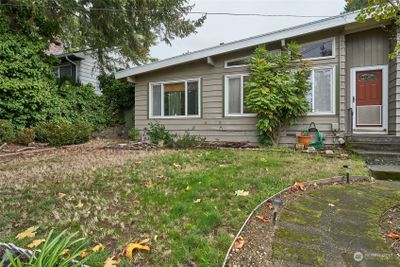 Front yard with lighted walkway. | Image 3