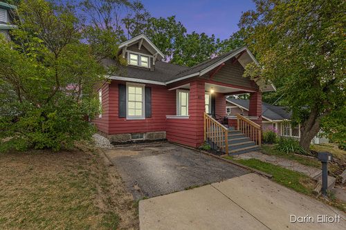 418 Taylor Ct, Ionia, MI, 48846-1575 | Card Image