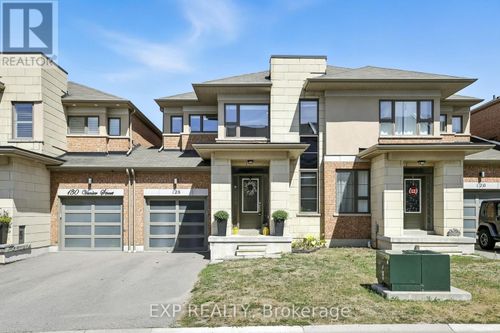 128 Vanier St, Whitby, ON, L1R0N3 | Card Image
