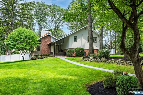 11 Stevenson Ln, Upper Saddle River, NJ, 07458-2136 | Card Image