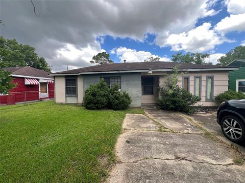 5530 Lakefield Dr, Houston, TX, 77033-3310 | Card Image