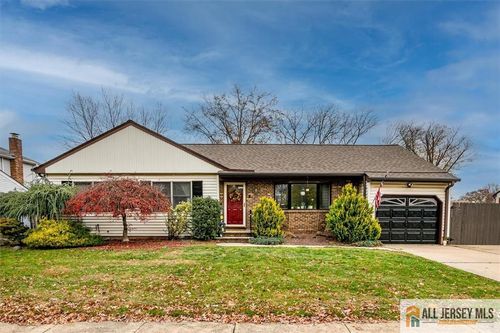 146 Howard Ave, Edison, NJ, 08837-3030 | Card Image