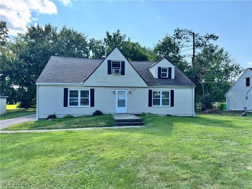 5696 Columbia Dr, Bedford Heights, OH, 44146-2446 | Card Image