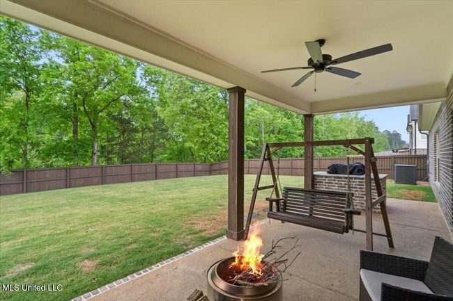 Covered back patio | Image 23