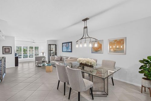 303-12540 Majesty Cir, Boynton Beach, FL, 33437-7211 | Card Image