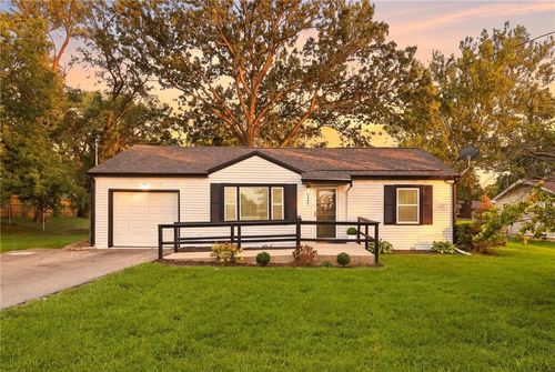 9241 State Ave, Kansas City, KS, 66112-1534 | Card Image