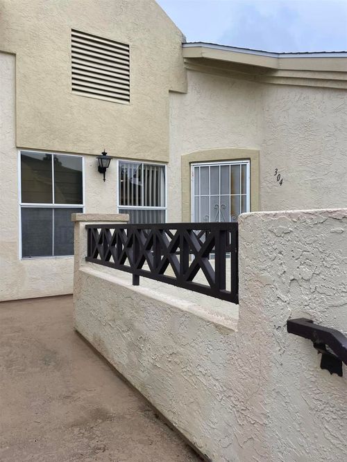 unit-304-2011 Lakeridge Cir, Chula Vista, CA, 91913-2339 | Card Image