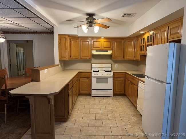 307 S Cherokee St, House other with 3 bedrooms, 2 bathrooms and null parking in Locust Grove OK | Image 9