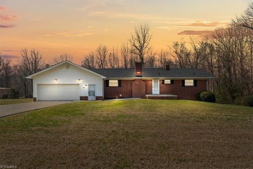 175 Countryside Ln, Linwood, NC, 27299-8808 | Card Image