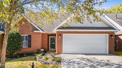 7137 Winter Oaks Way, Knoxville, TN, 37918-9474 | Card Image