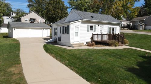 108 E 5th St, Anamosa, IA, 52205-2019 | Card Image