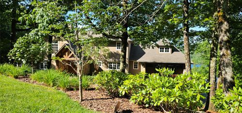 535 Hawk Mountain Rd, Lake Toxaway, NC, 28747-8610 | Card Image