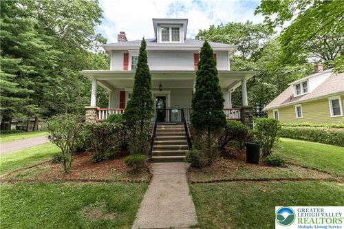 26 Center Ave, Mount Pocono, PA, 18344-1602 | Card Image