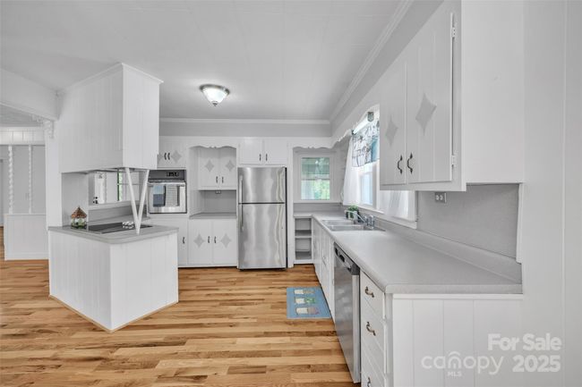 Kitchen | Image 15